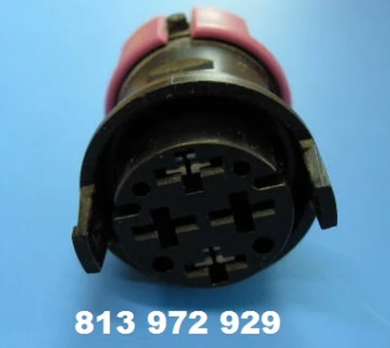 VAG 813972929 корпус разьема подключения фары