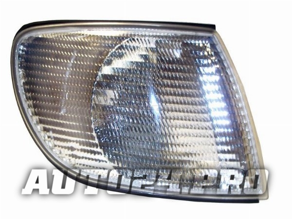 Габарит AUDI A6 94-97 RH белый