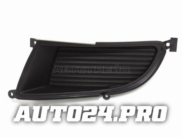 Заглушка в бампер MITSUBISHI LANCER 03-05 LH