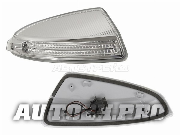Поворот в зеркало MERCEDES W204 06-11 RH