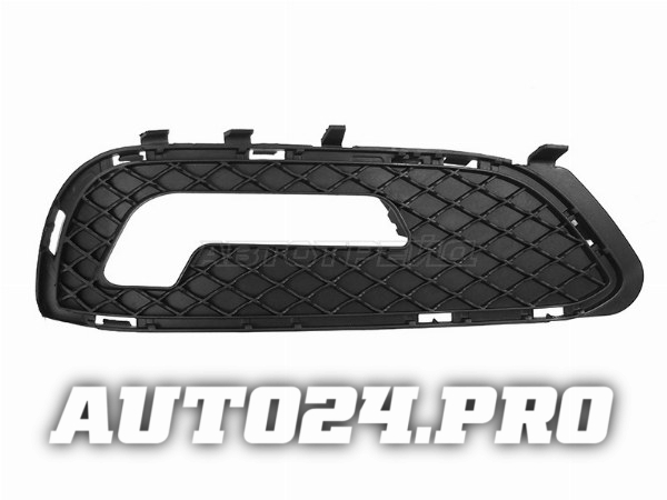 Решетка в бампер MERCEDES E-CLASS W212 09-13 RH под ДХО (AMG)