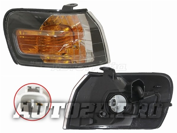 Габарит TOYOTA COROLLA 95-97 RH черный хрусталь