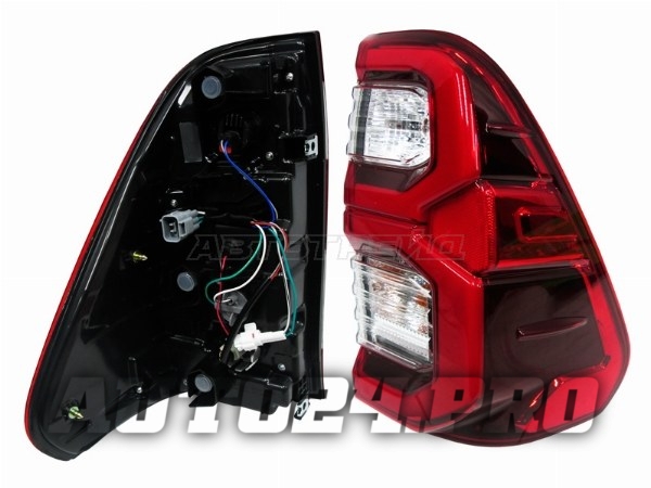 Фонарь задний TOYOTA HILUX REVO 20- RH LED