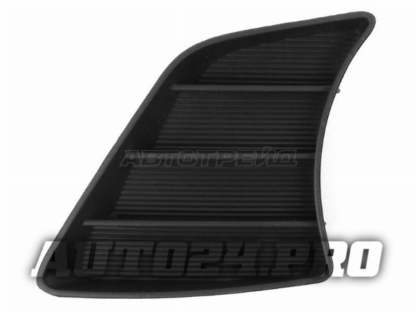 Заглушка в бампер TOYOTA HILUX VIGO 11-15